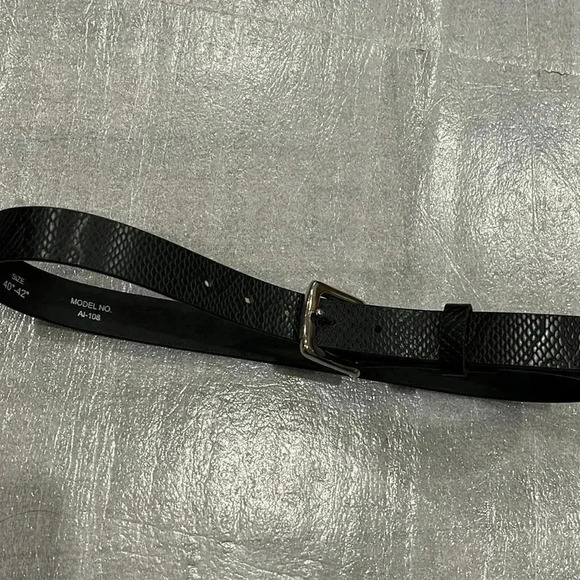 [40-42”]Eternity Black Croc Embossed Leather  1.2” Women’s Snap Belt - Picture 2 of 6